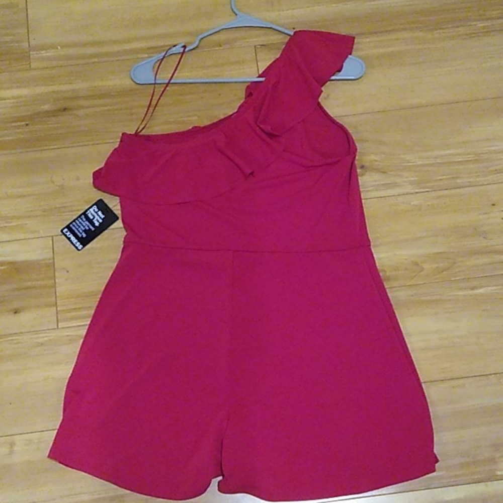 NWT Express One Shoulder Ruffle Romper - Picture 3 of 6